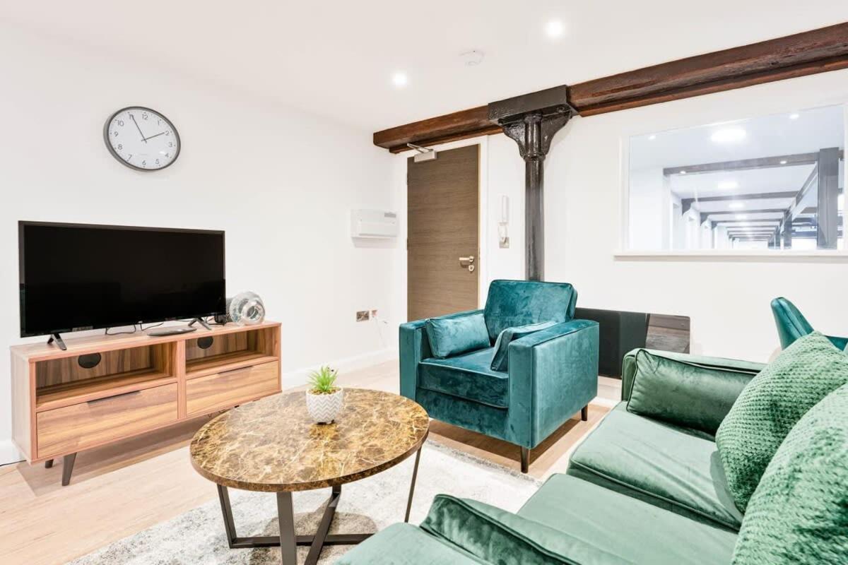 Modern 1 Bed Apartment In Burton-On-Trent Екстериор снимка