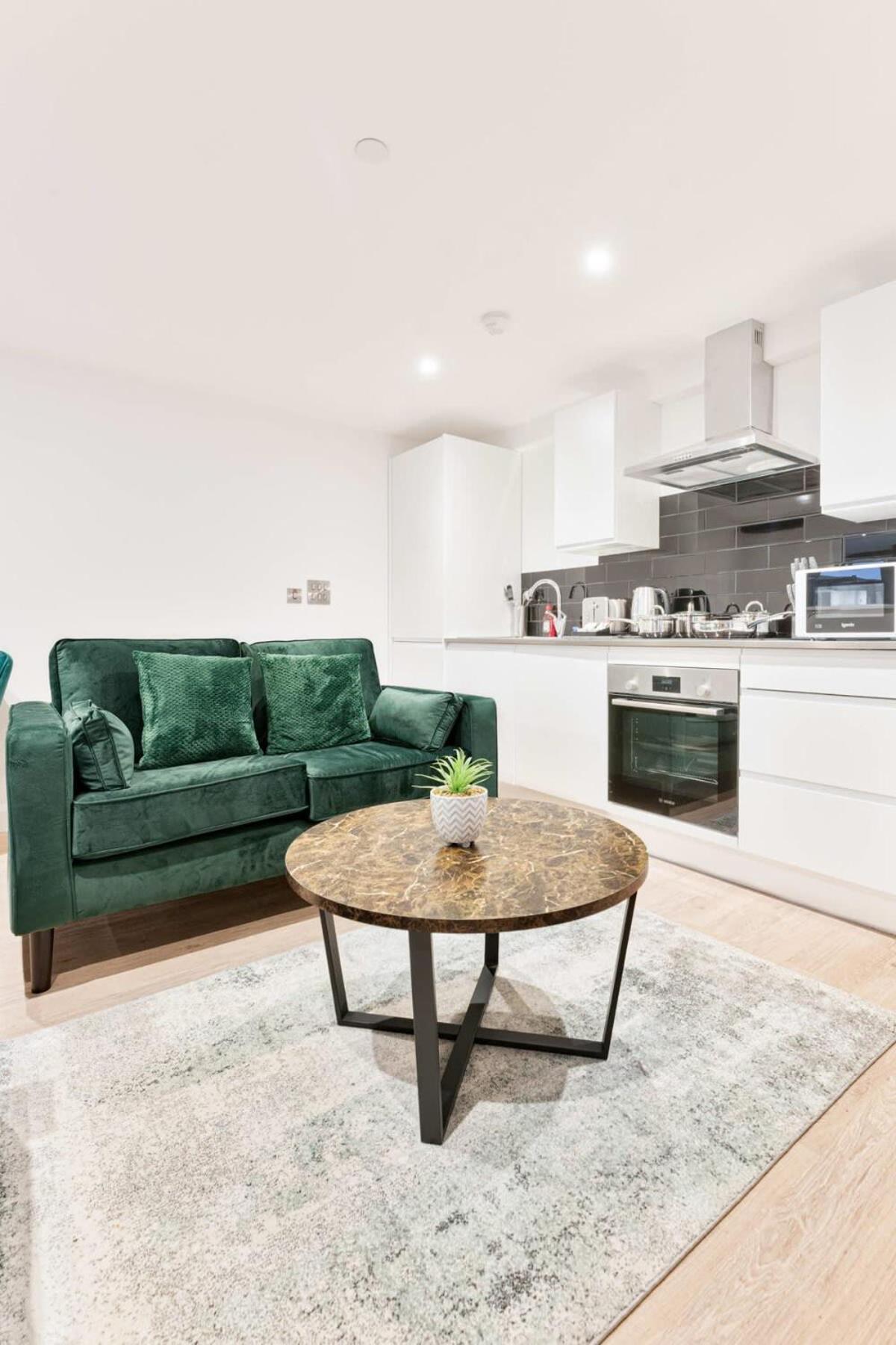 Modern 1 Bed Apartment In Burton-On-Trent Екстериор снимка