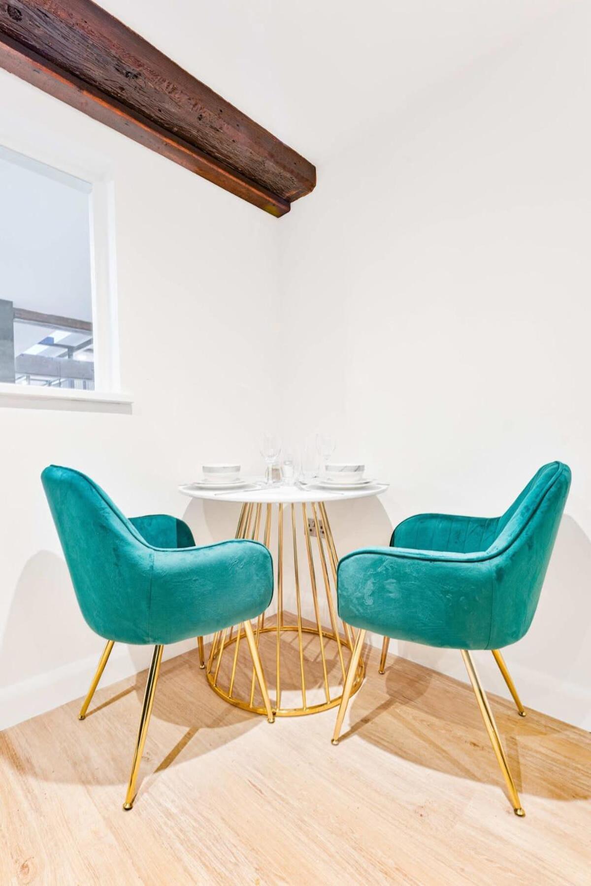 Modern 1 Bed Apartment In Burton-On-Trent Екстериор снимка