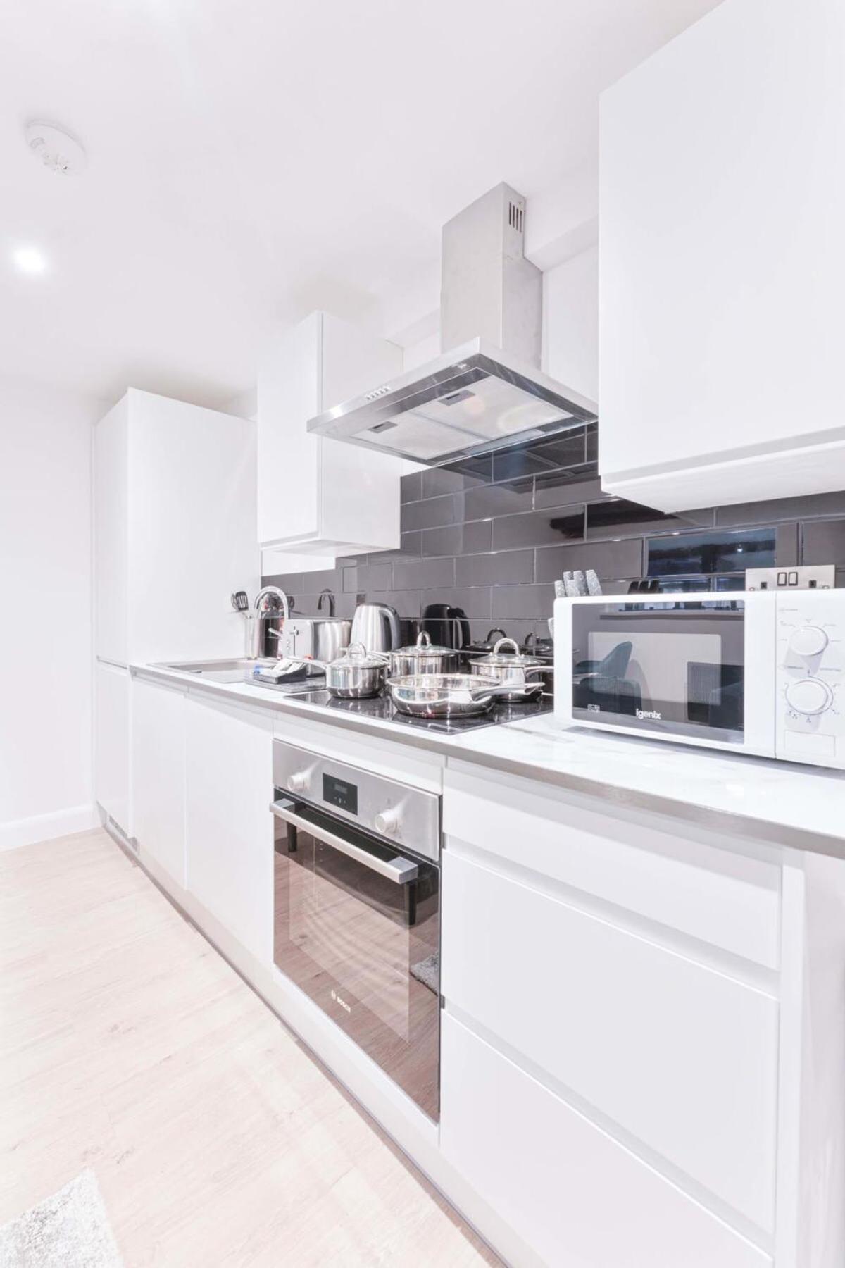 Modern 1 Bed Apartment In Burton-On-Trent Екстериор снимка
